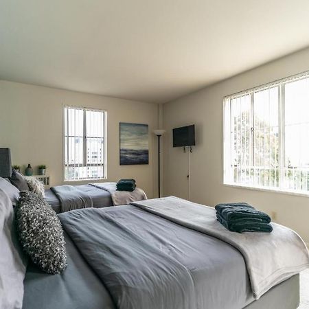 Spacious Charming Condo With Great Views Near The Grove Los Angeles Exteriér fotografie
