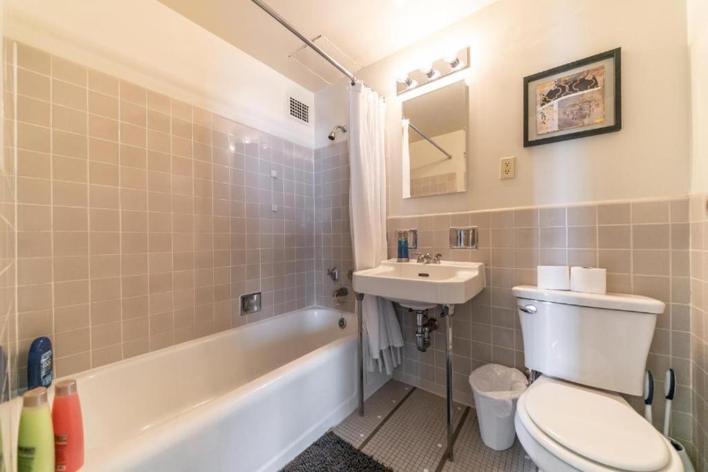 Spacious Charming Condo With Great Views Near The Grove Los Angeles Exteriér fotografie